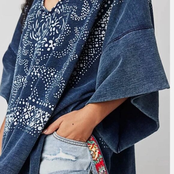 NWT Free People On The Block Poncho Sweater Denim Paisley Bandana Oversized Sz L - Picture 2 of 12